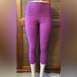 Lululemon athletica
leggings Align
Crop 21" Vibrant Purple Leggings